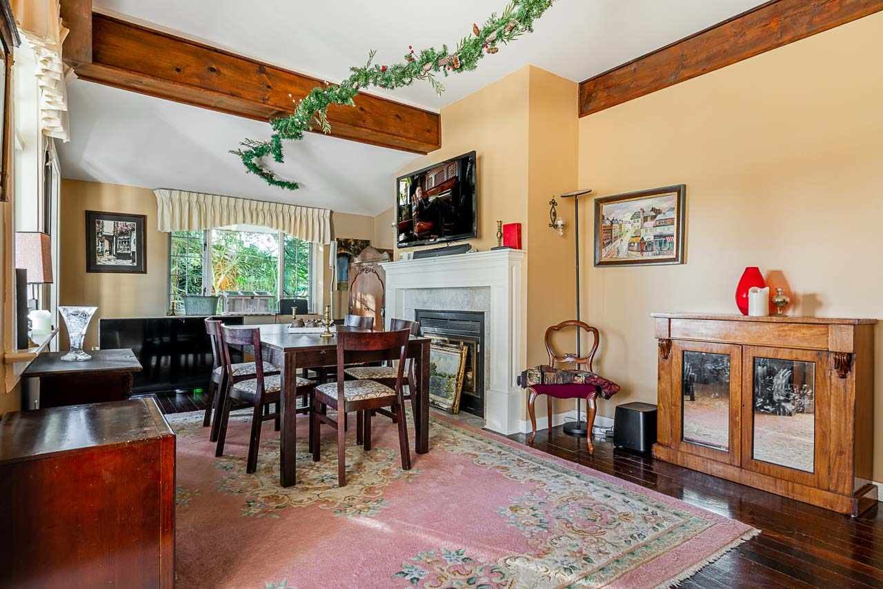 415 E St. James Rd
