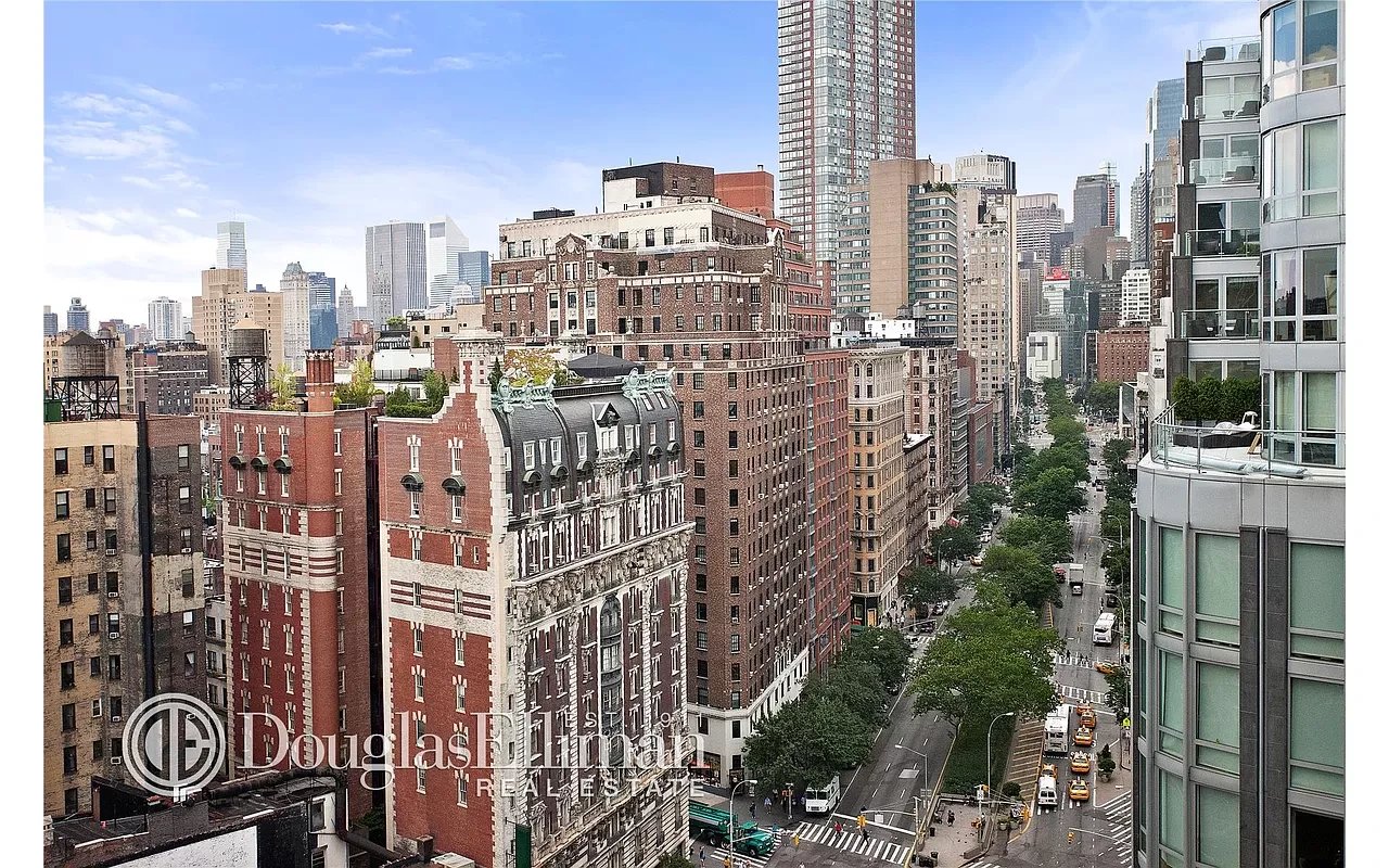 201 West 72nd Street Unit: 18A