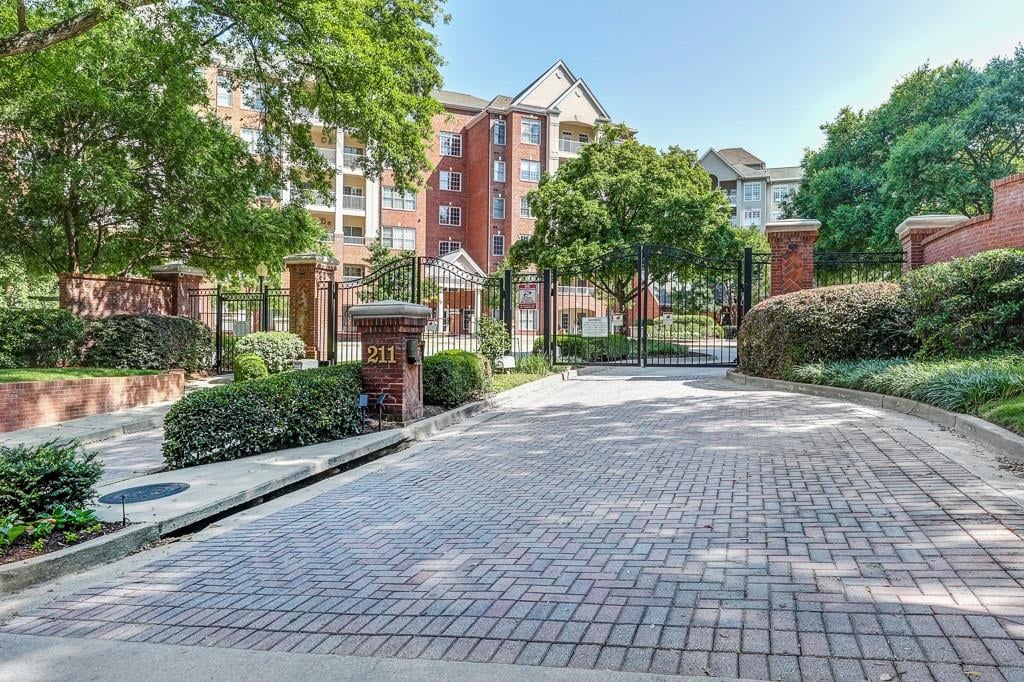 211 Colonial Homes Dr NW Unit 2508
