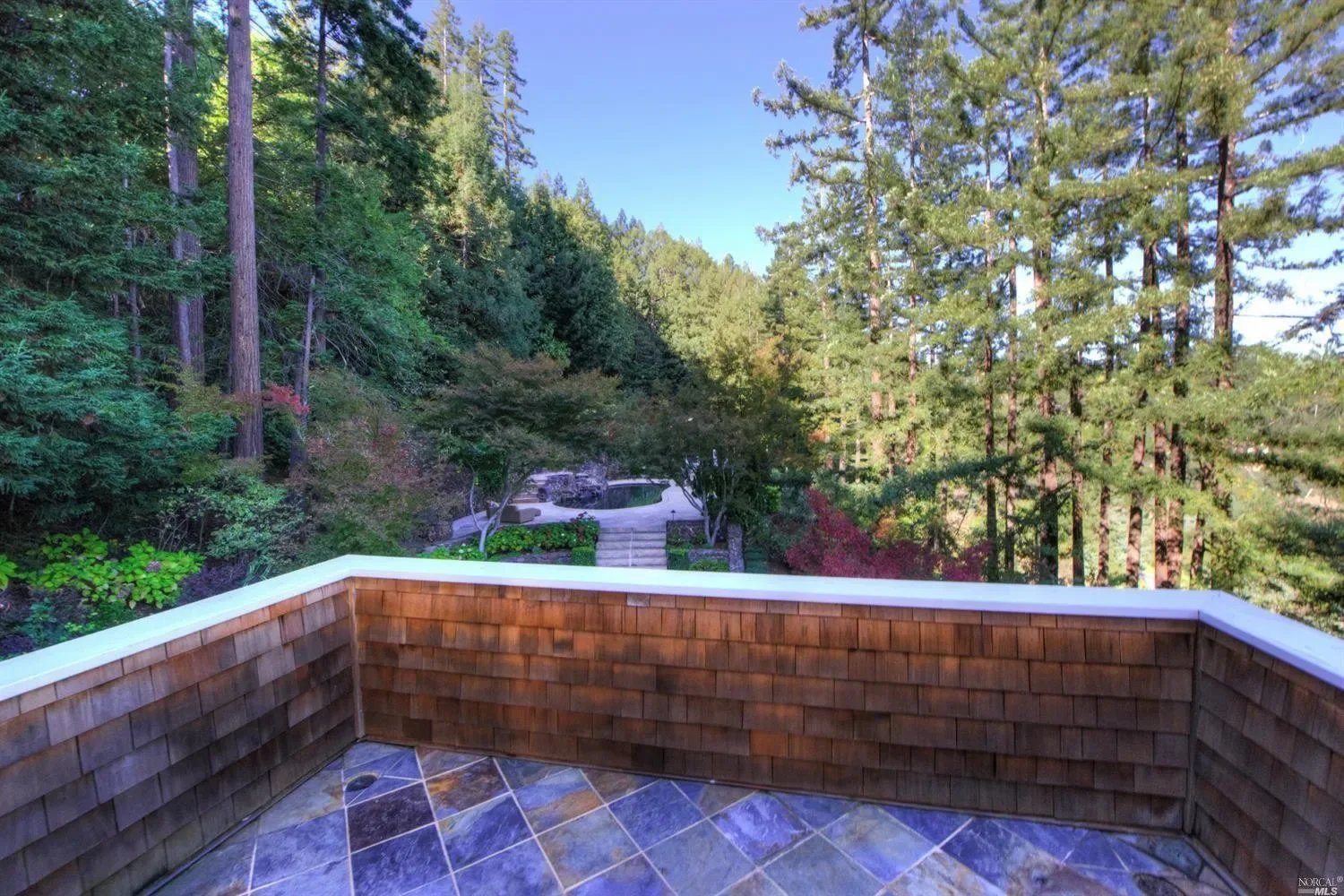 8 Woodland Pl