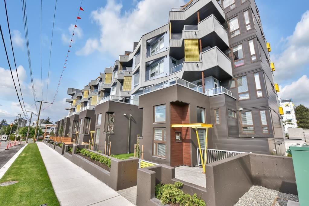 7-32828 Landeau Pl