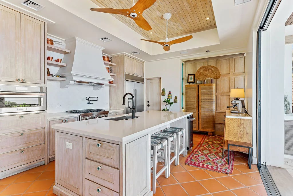 Contemporary Hillside Infinity Villa, Flamingo, Guanacaste