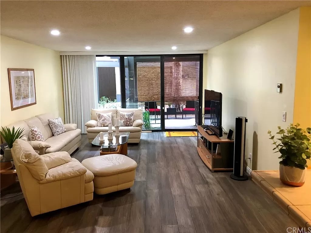 8650 Gulana Ave UNIT C1056