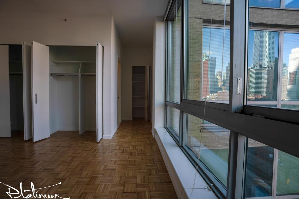 455 West 37th Street, Apt 724