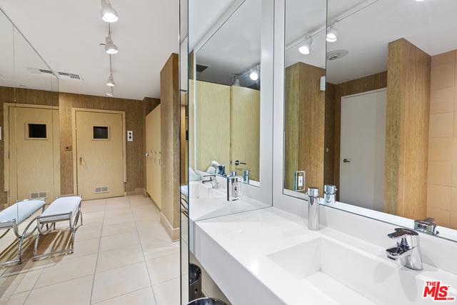 Stunning and Spacious Condominium In The Mirabella