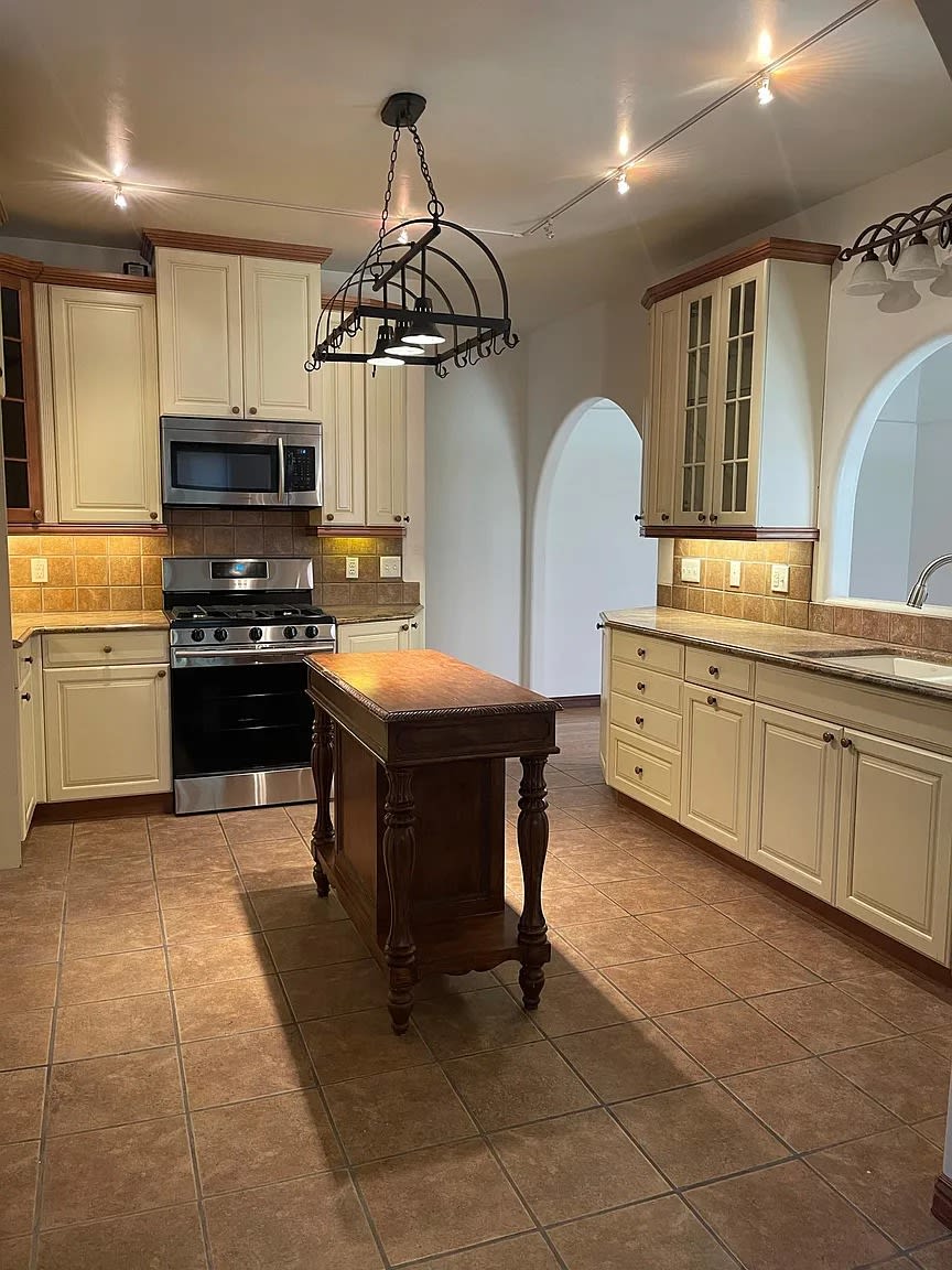 3220 E 2nd Street Unit A