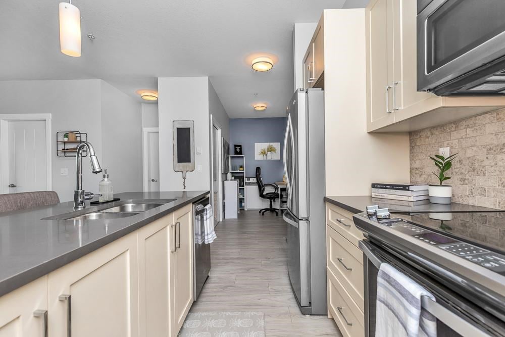 308-2855 156 St