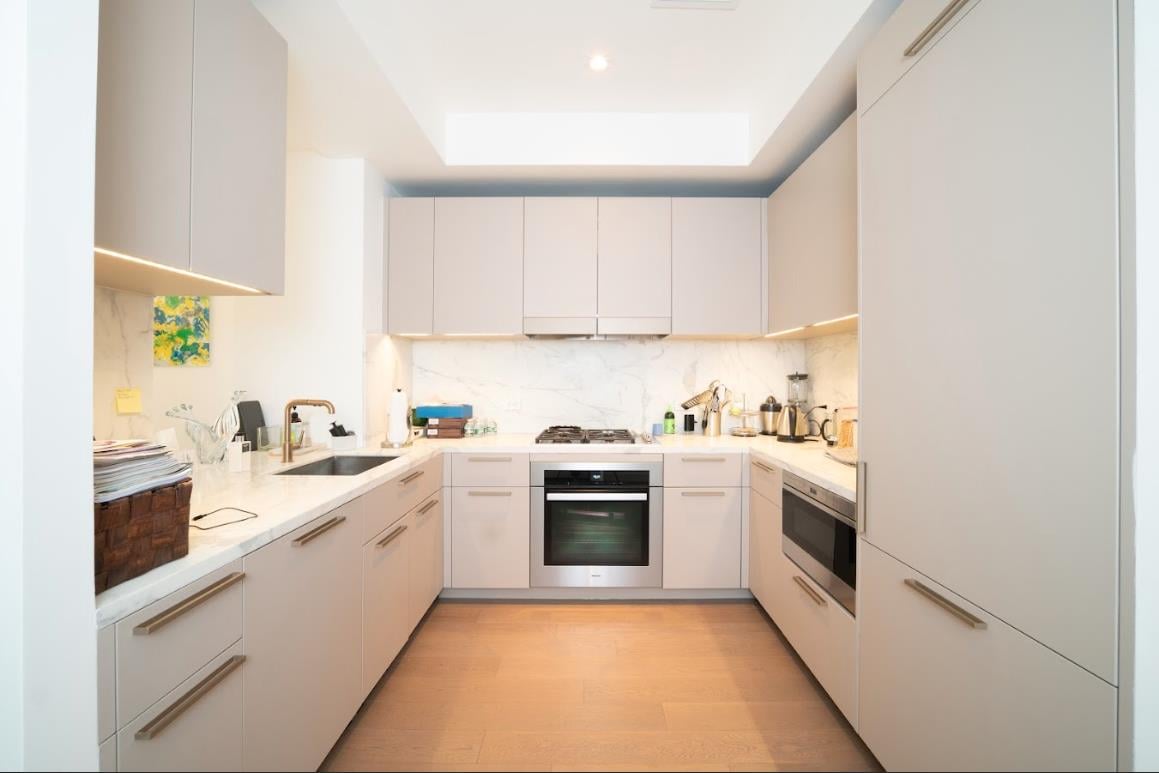 305 East 51st Street, Apt 10-F