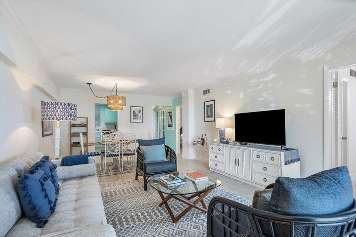 917 N Flagler Drive 108