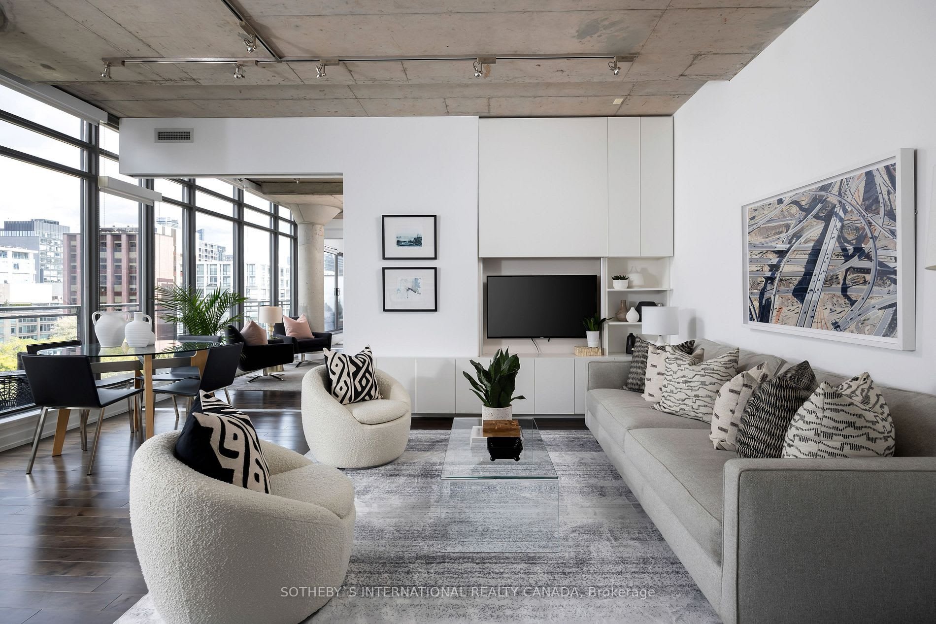 DESIGNER LOWER PENTHOUSE 