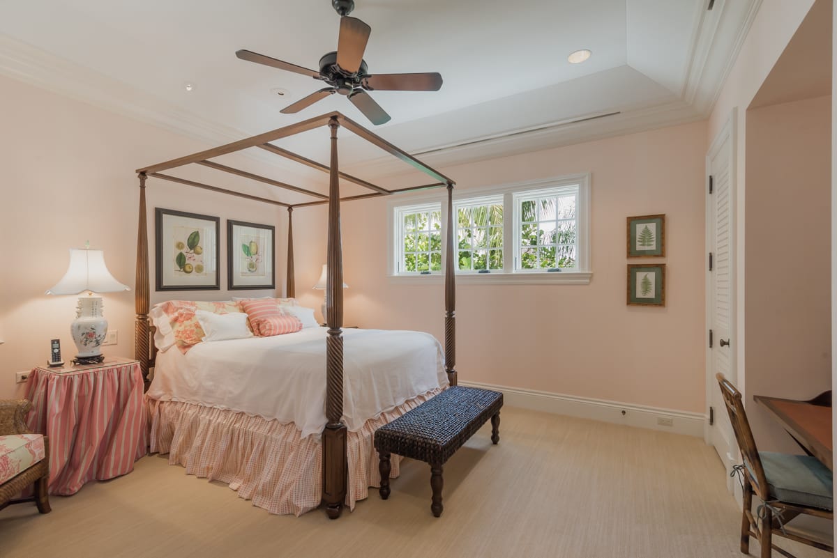 2490 TREASURE LANE