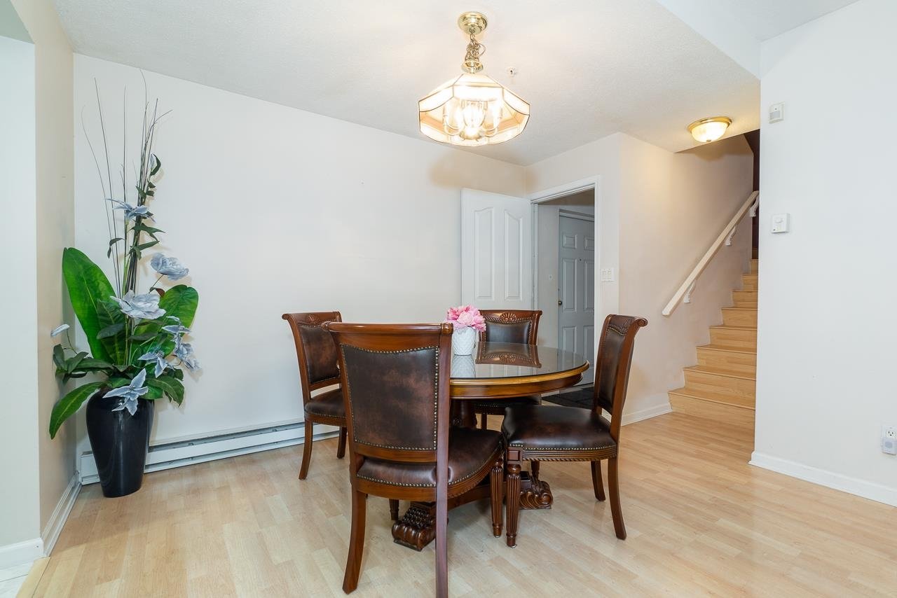 8266 Saba Rd