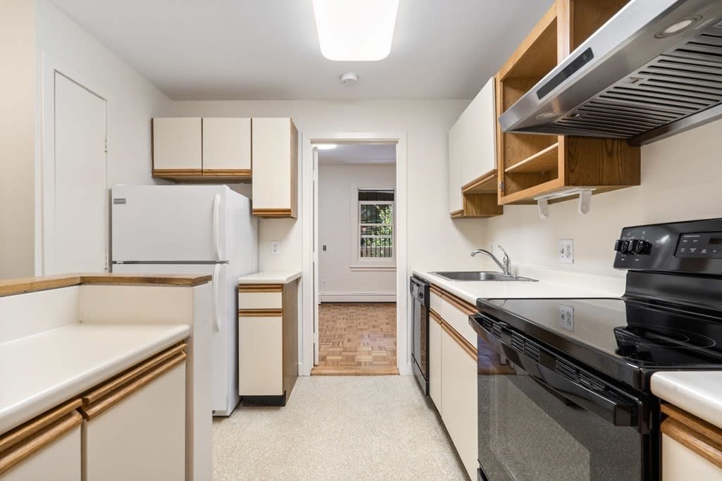 24 Braddock Park, #1