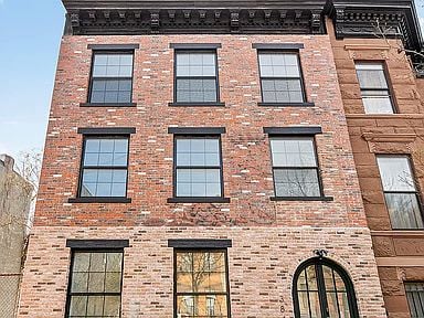 384 Kosciuszko St