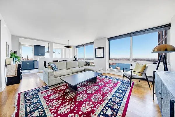 215 East 96th Street Unit: 39H