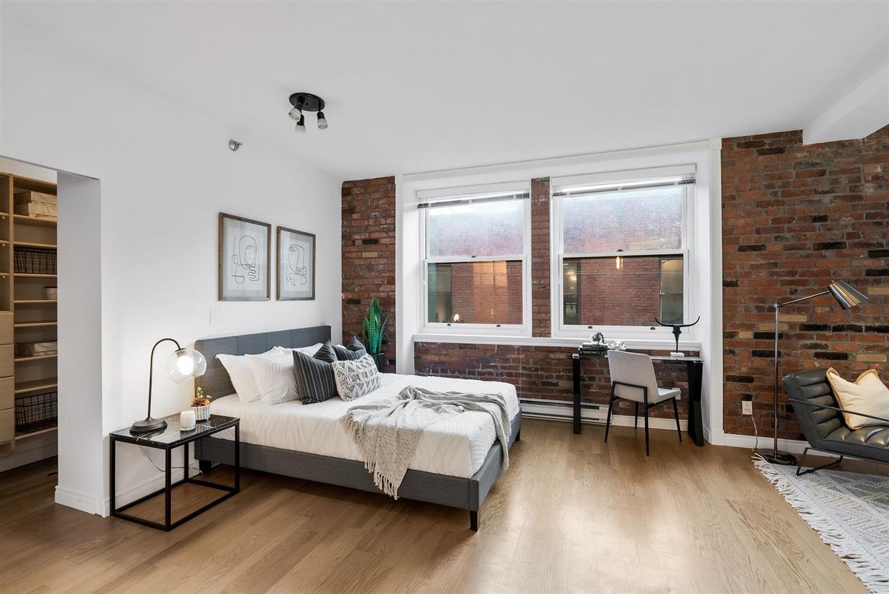 402-233 Abbott St