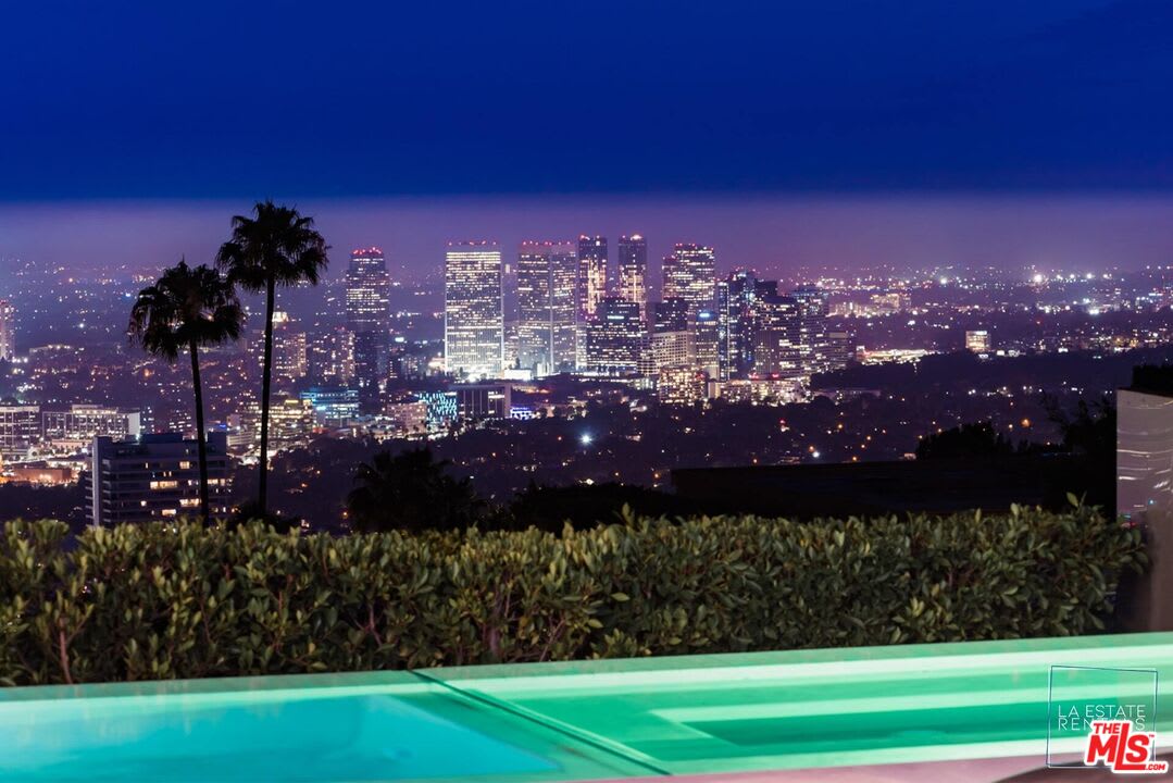 Velvet House
