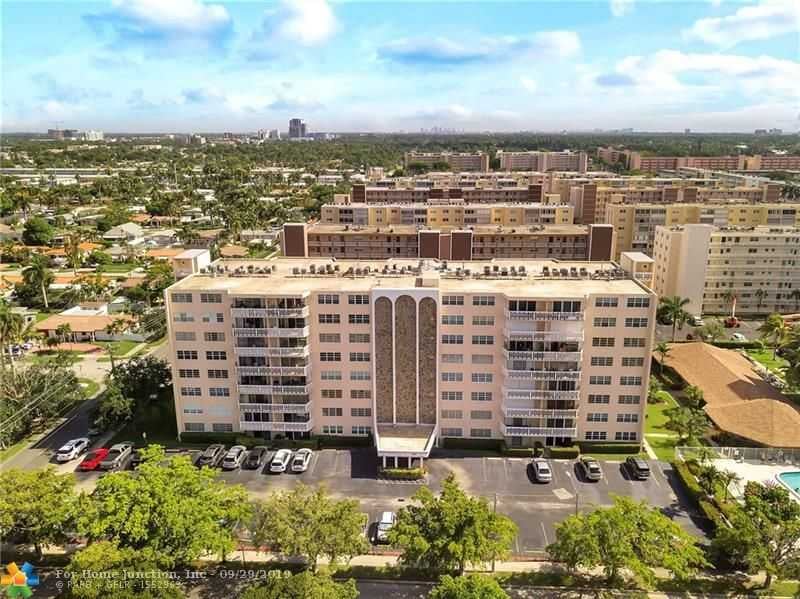 400 NE 12th Ave Apt 305