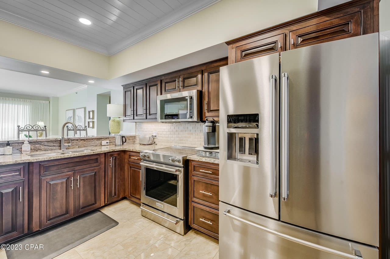6323 THOMAS Drive Unit 802A