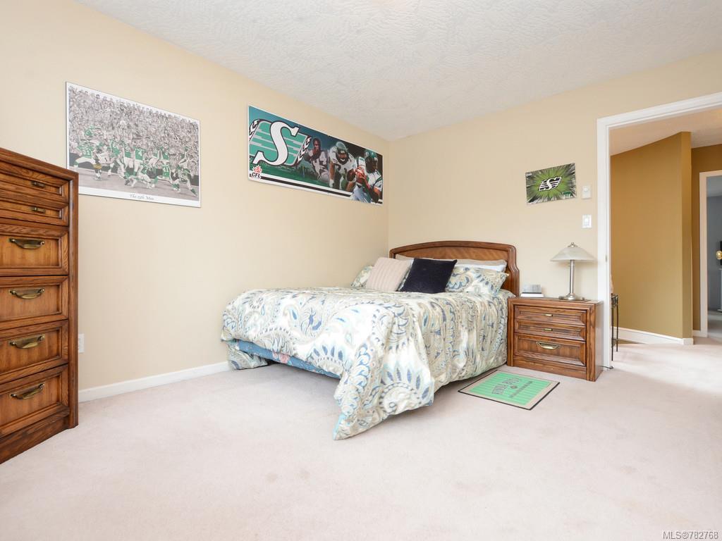 1370 Charles Pl