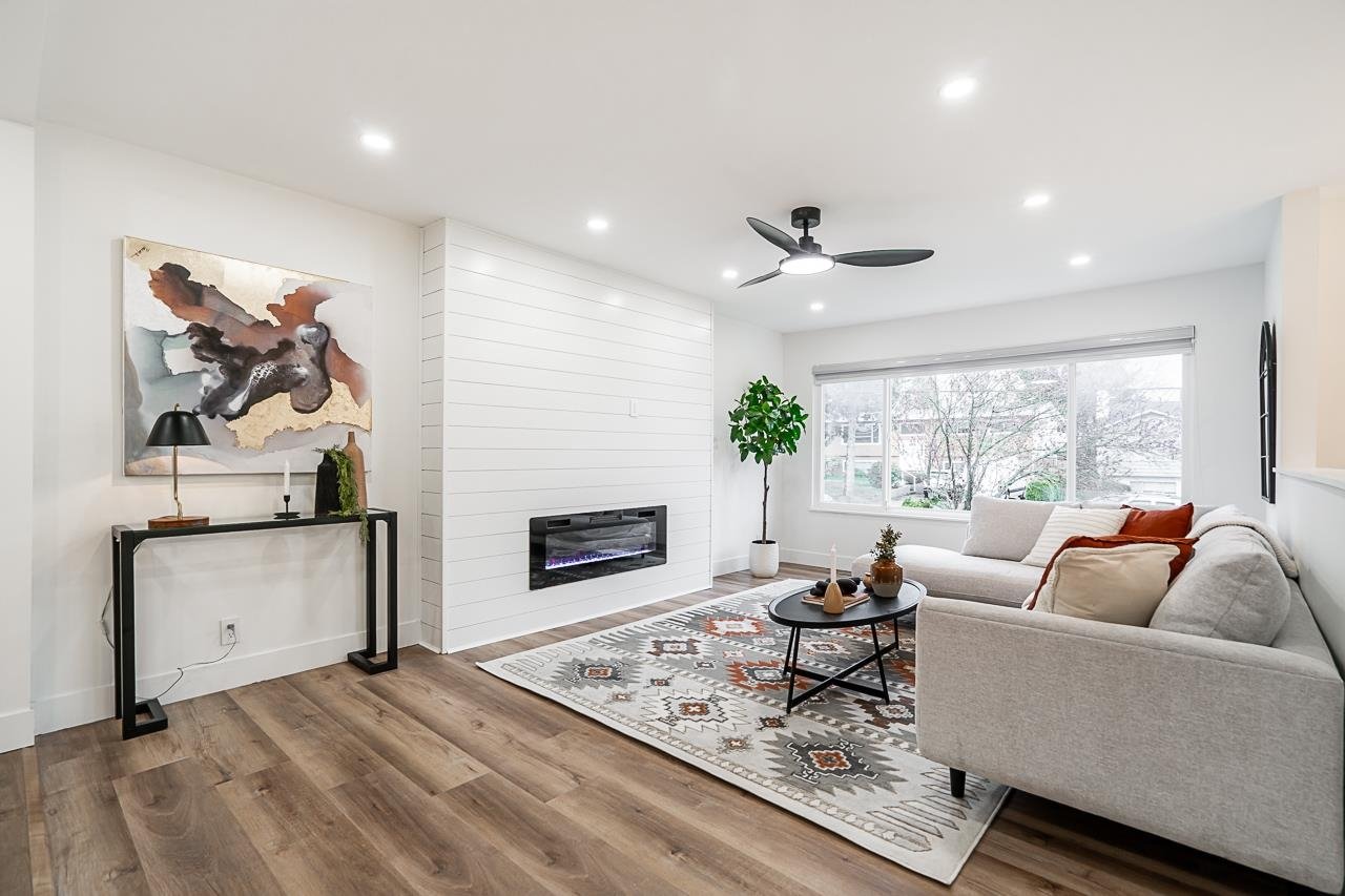 11443 87 Ave