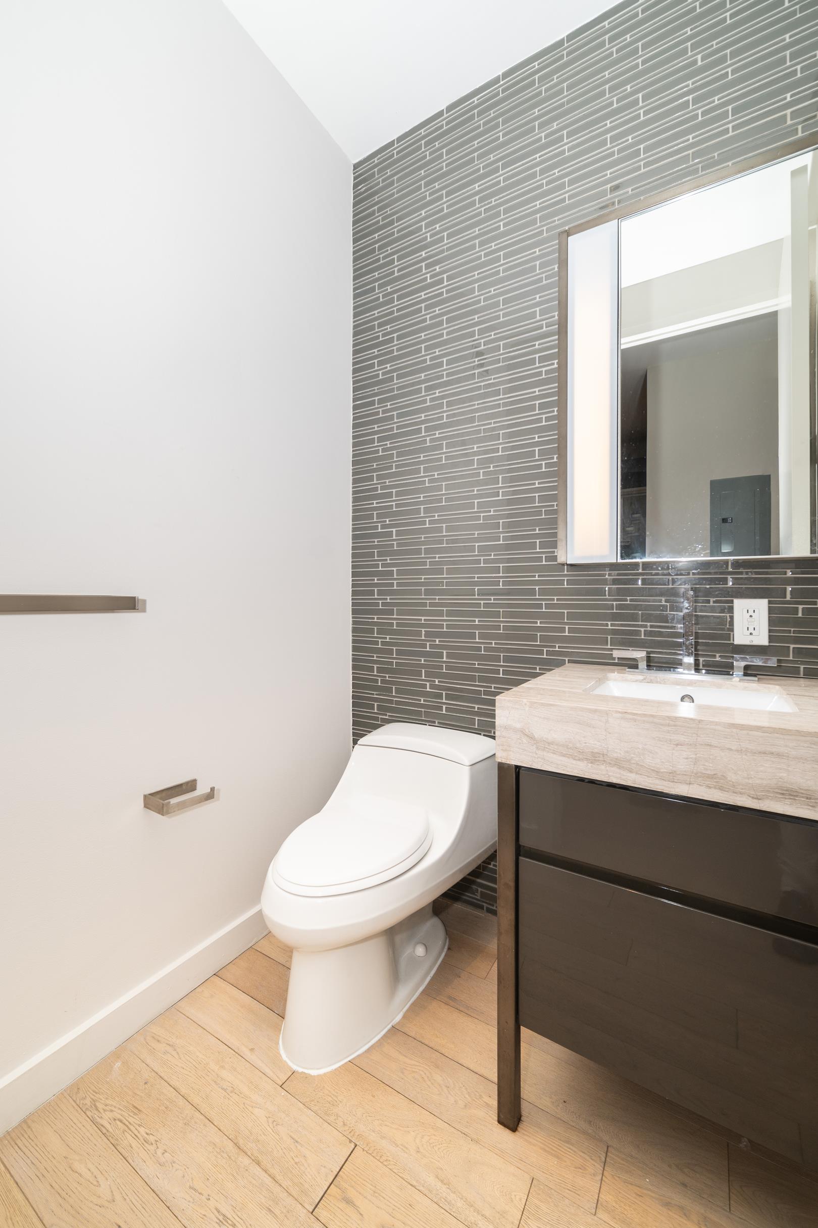 75 Wall Street, Apt 32-R