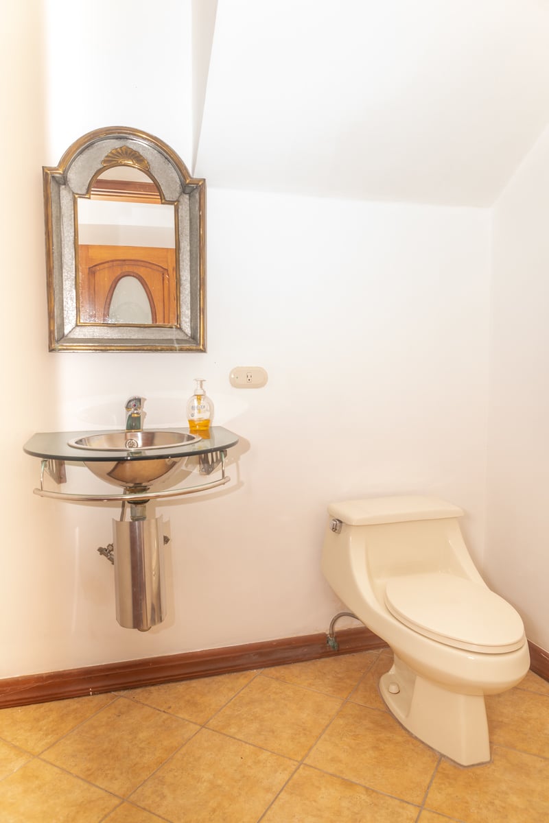 Colonial Gated Community Villa, Curridabat, San Jose