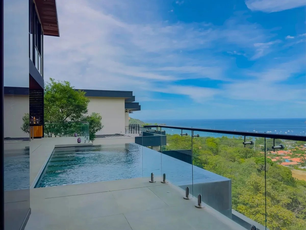 Elevated Infinity Pool Home, Papagayo, Guanacaste