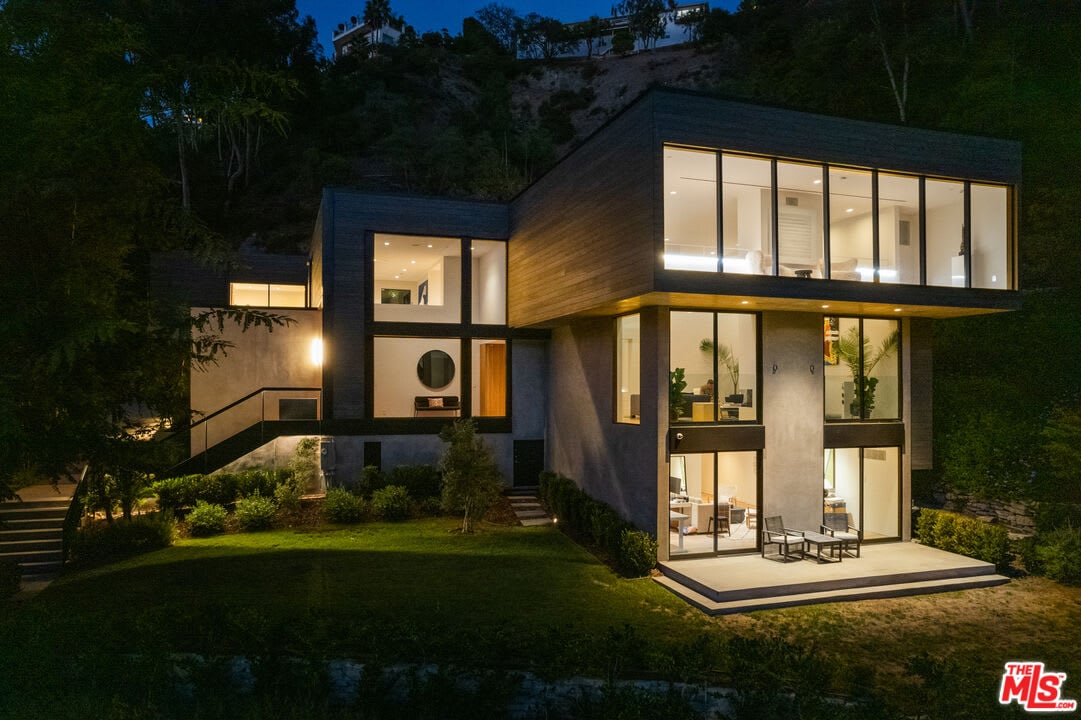 Luxe Oasis