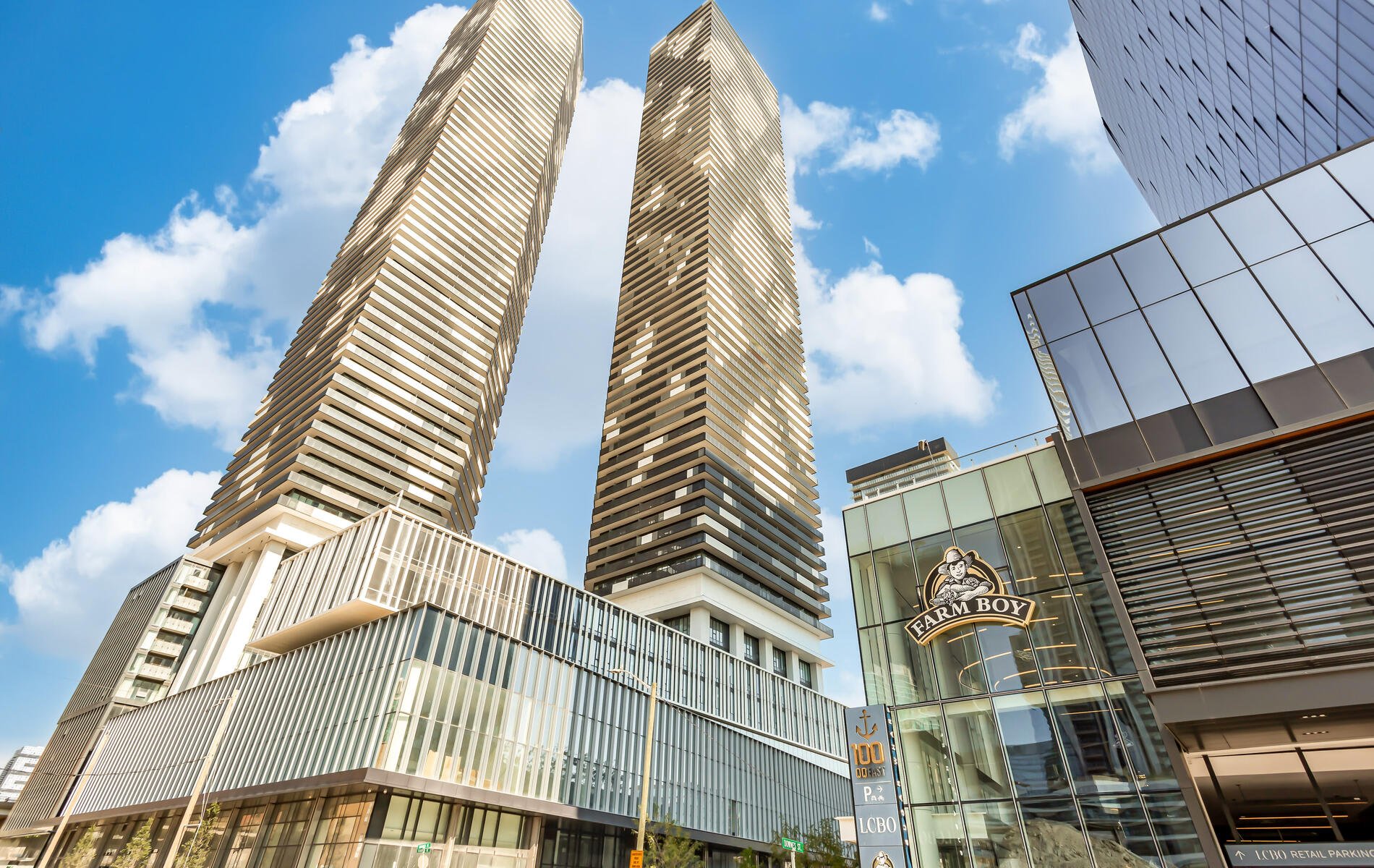 138 Downes St, Unit 5707