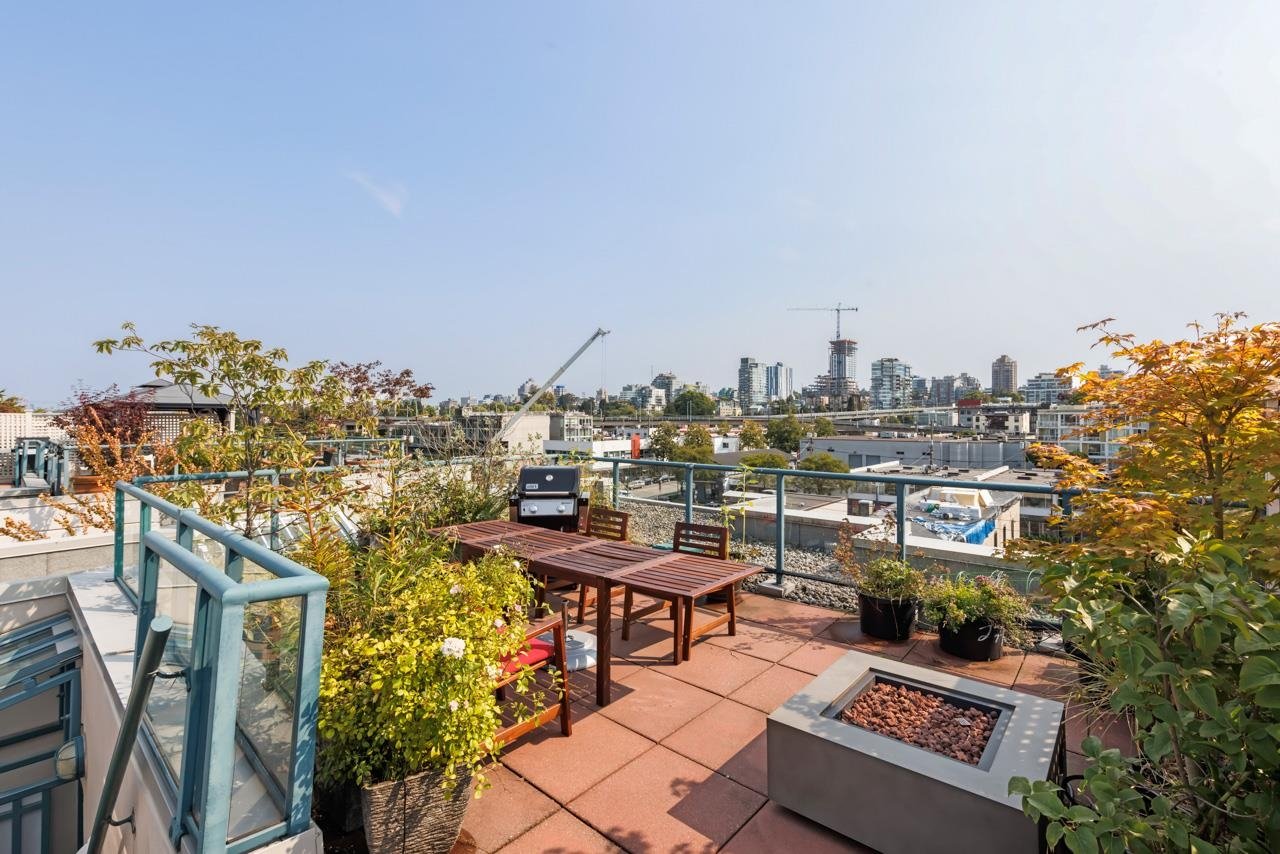 411-1630 W 1st Avenue, Vancouver