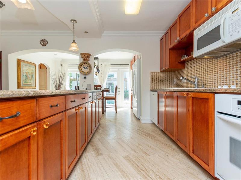 1310 NE 13th Ave