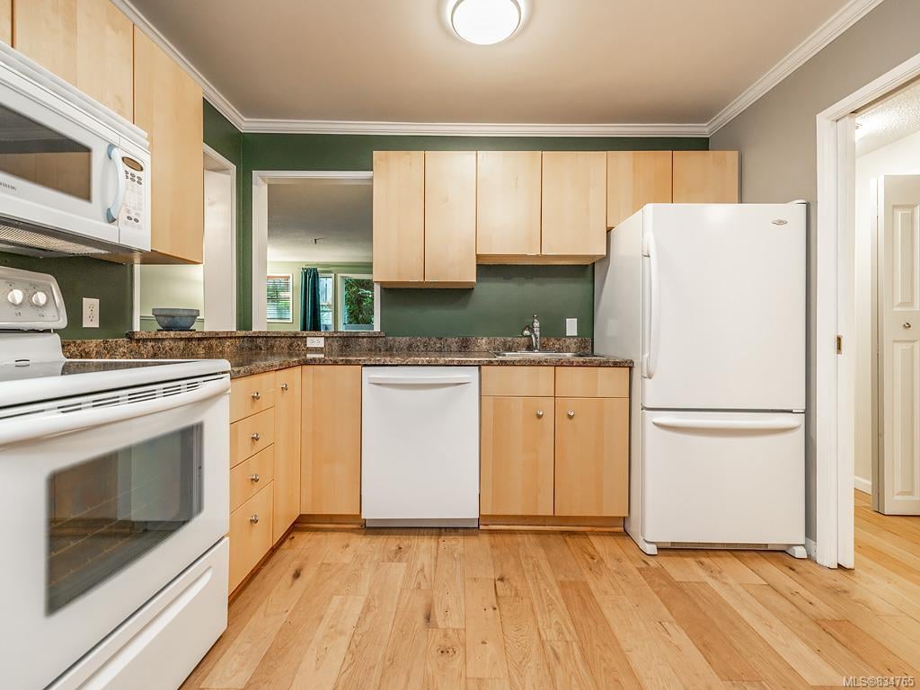 104-439 Cook St