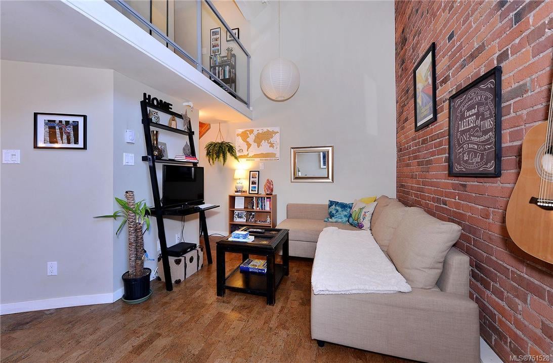 204-524 Yates St
