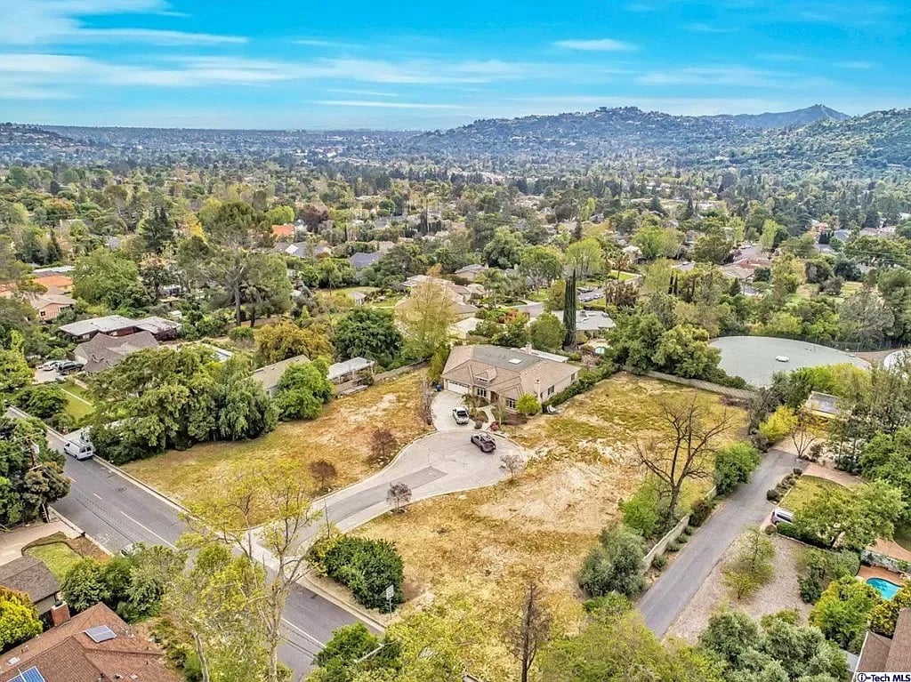 1320 Olive Lane