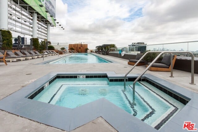 6250 Hollywood Boulevard, Unit 4D