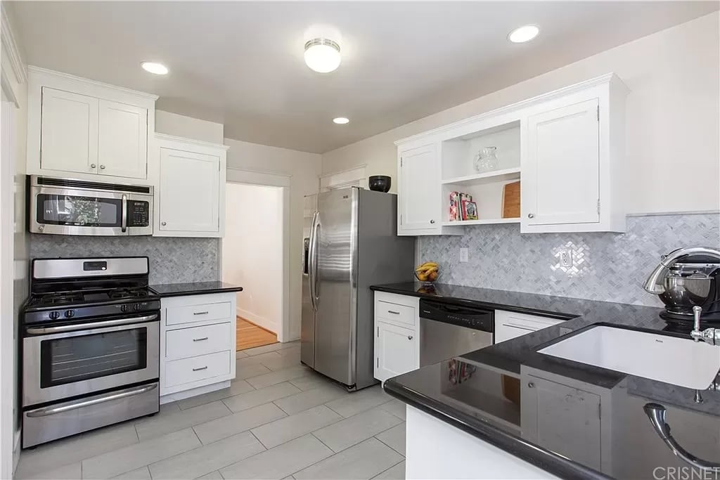 974 S Los Robles Ave