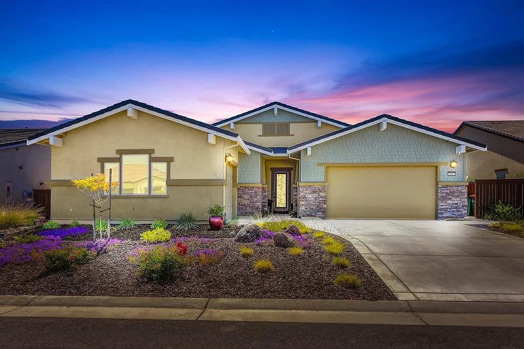 5112 Hollister Loop