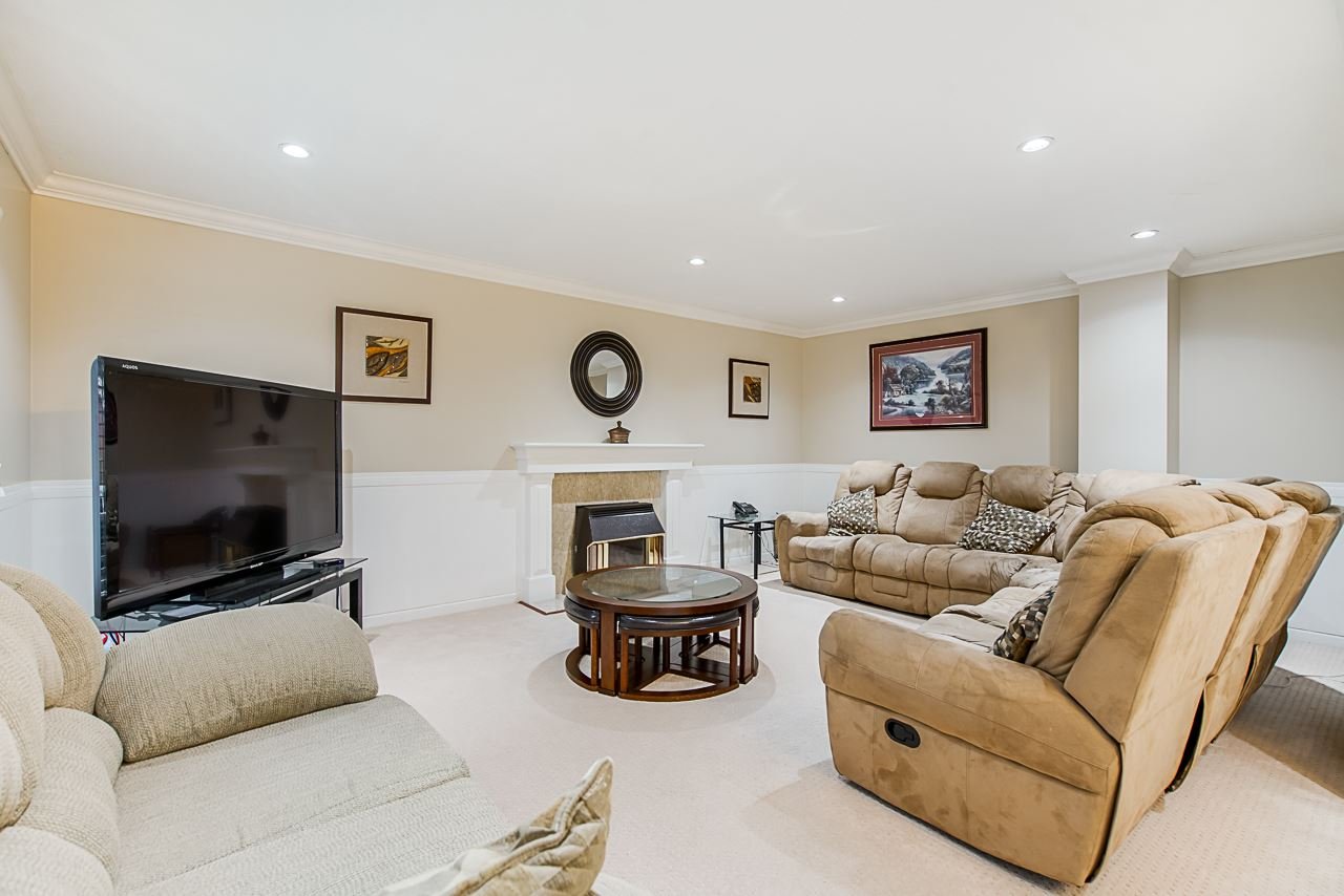 14993 82a Ave