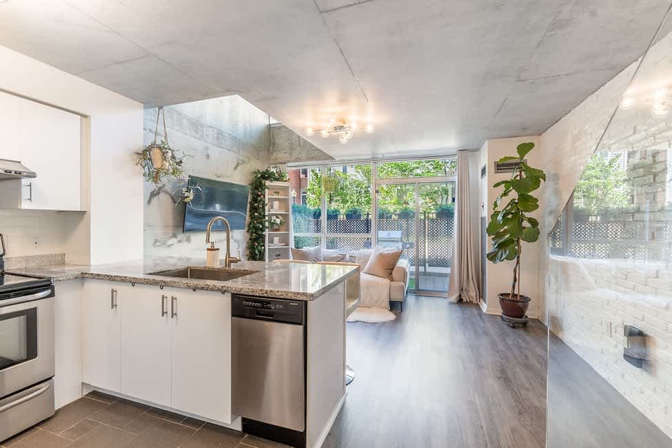 954 King Street West #127