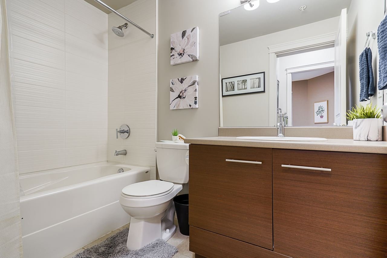 215-2343 Atkins Ave