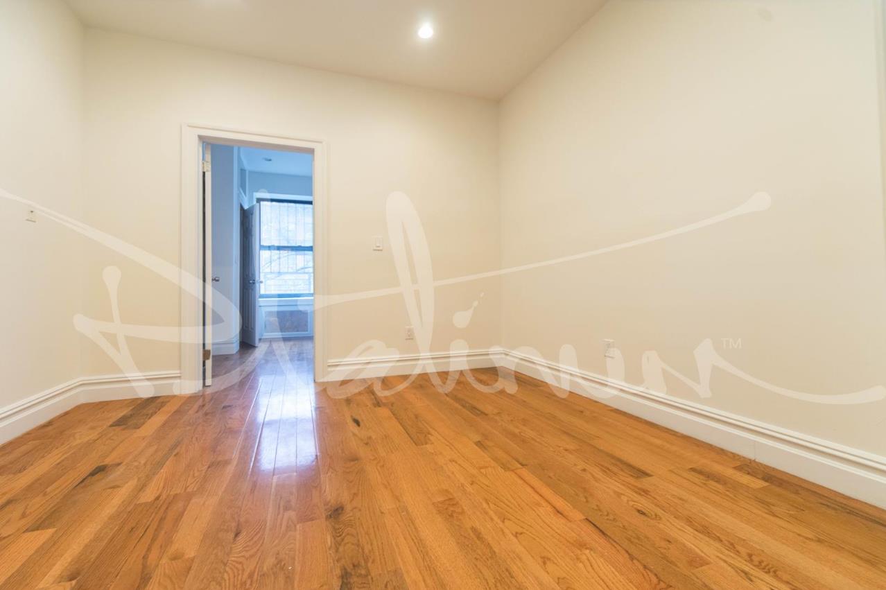 826 Ninth Avenue, Apt 4-FS
