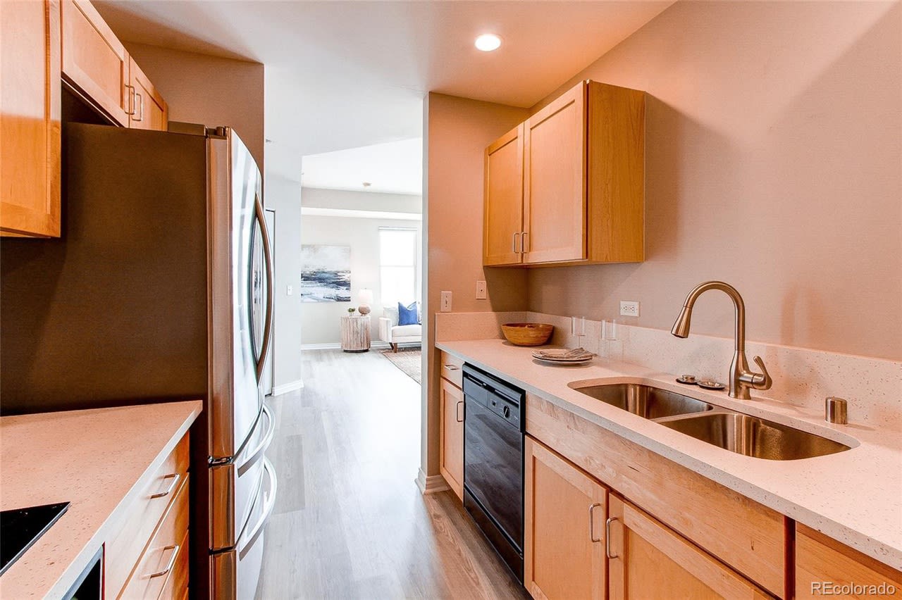 300 W 11th Ave #16D