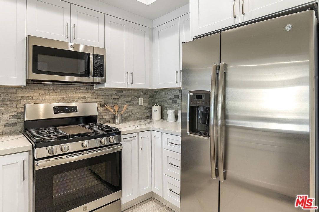 1650 Ve2teran Ave, #102