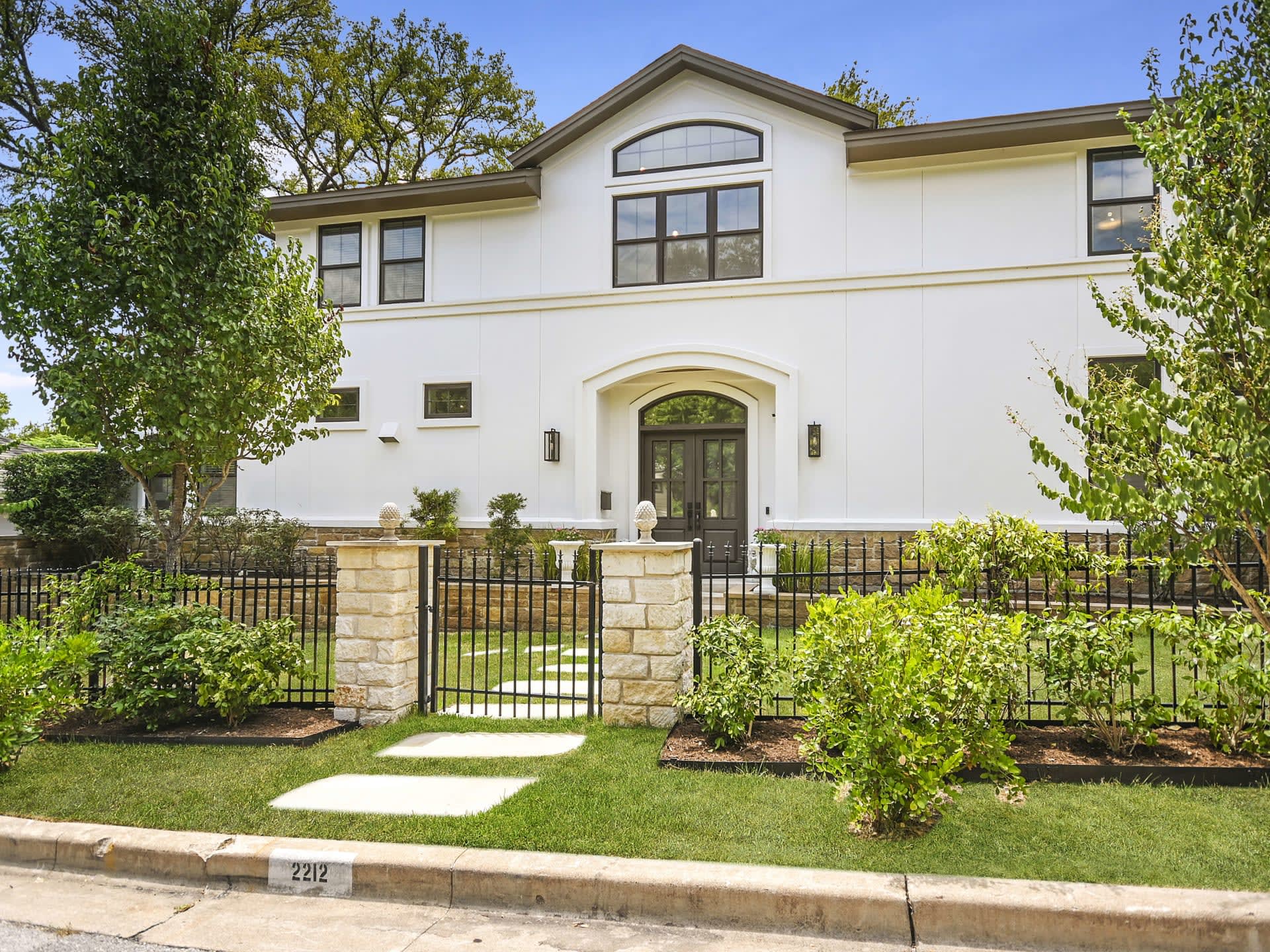 2212 Mountain View Rd