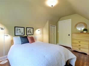 3900 Cadboro Bay Rd