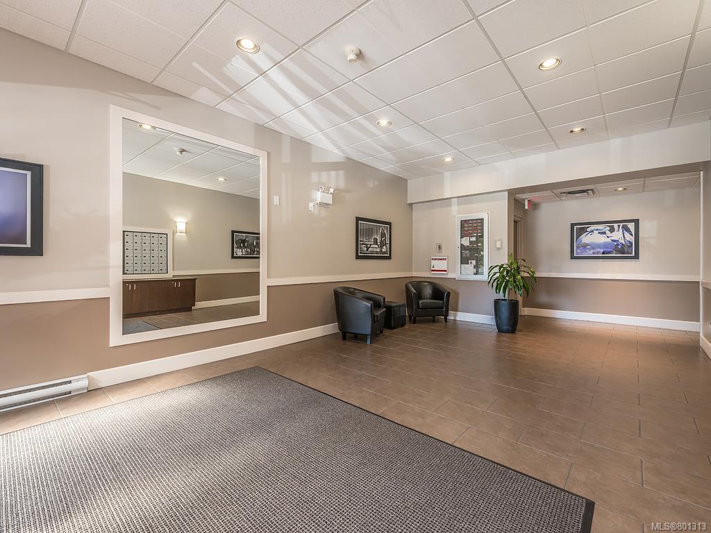 206-770 Cormorant St