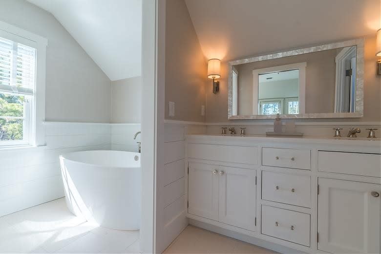12 Pond View Dr