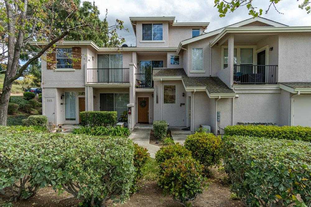 1011 Esparanza WAY