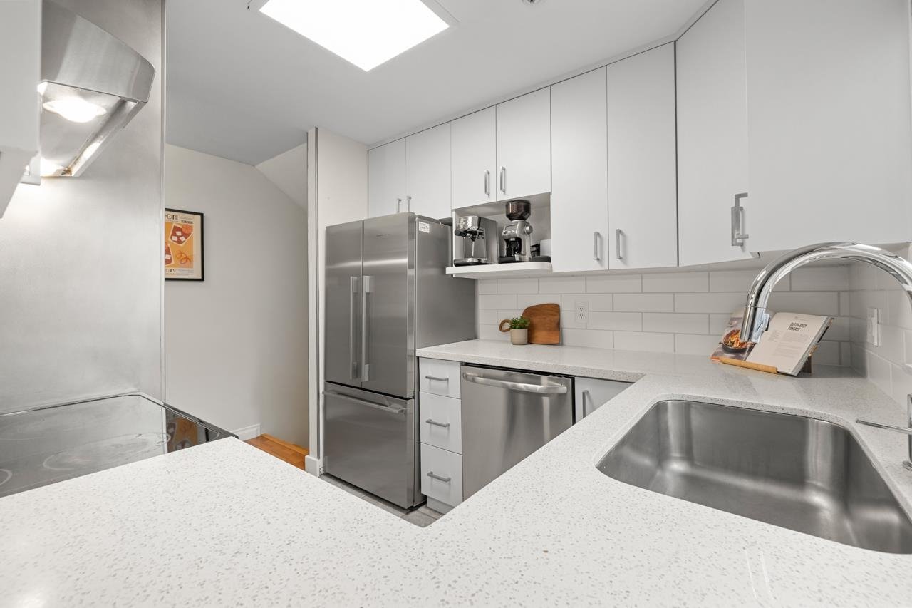 205-2212 Oxford Street, Vancouver